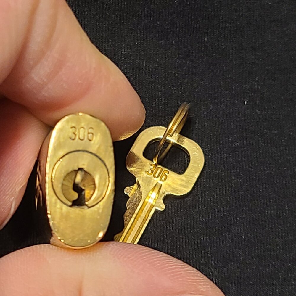 LV Lock & Key set #306 - Picture 2 of 7